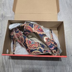 Brocade Peep Toe High Heels